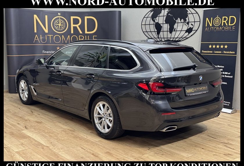 BMW 520 520 d Touring xDrive *LED*AHK*Luft*ParkAss*Leder