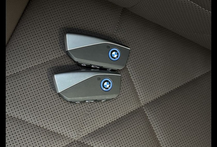 BMW iX iX 40 xDrive *AHK*PANO*360KAM*HARMAN*UPE:94*