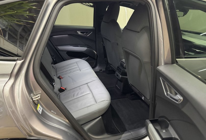 Audi Q4 e-tron Q4 e-tron 35 Sportback Edition One S-Line Matrix