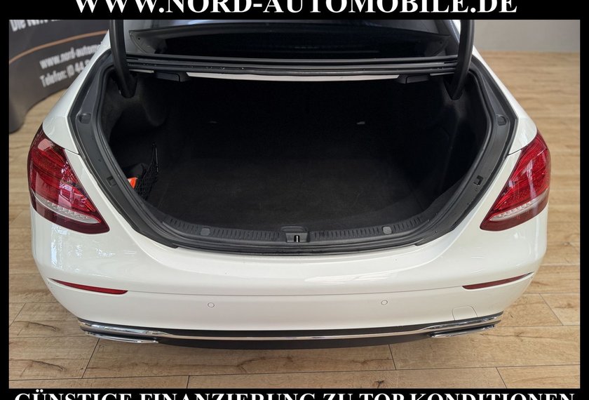 Mercedes-Benz E 220 E 220 d Lim. Avantgarde *LED*Comand*Kam*Ambiente