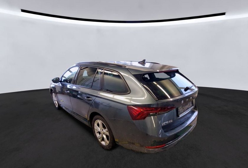 Skoda Octavia Octavia Combi Ambition 2.0 TDI DSG Matrix/ACC/17