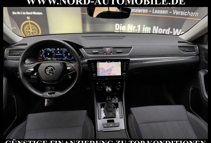 Skoda Superb Superb iV Limousine Style 1.4 TSI DSG Side&amp;Lane