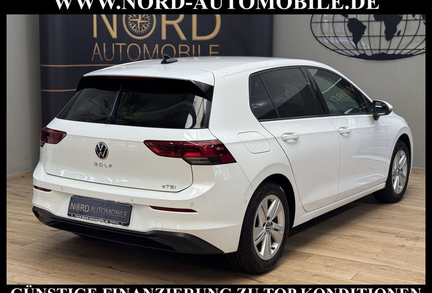Volkswagen Golf Golf VIII Lim.1.5 eTSI DSG Head-Up/Side&amp;Lane/Nav