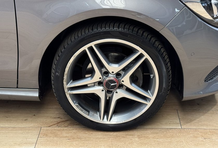 Mercedes-Benz CLA 180 CLA 180 Coupé *LED*Navi*Kamera*AHK*17Z-AMG*