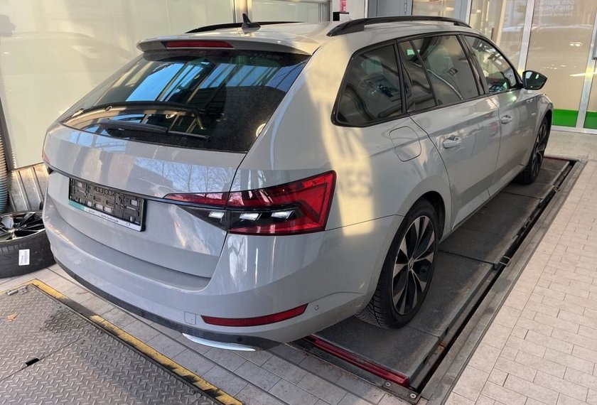 Skoda Superb Superb Combi Sportline 2.0 TDI DSG Virt.Cockpit