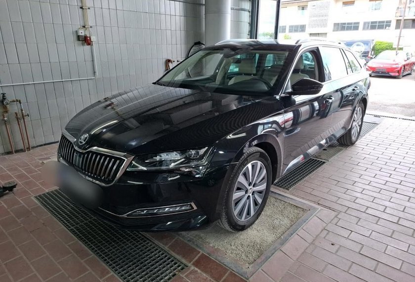Skoda Superb Superb Combi 2.0 TDI Style DSG Kamera/Navi/LED