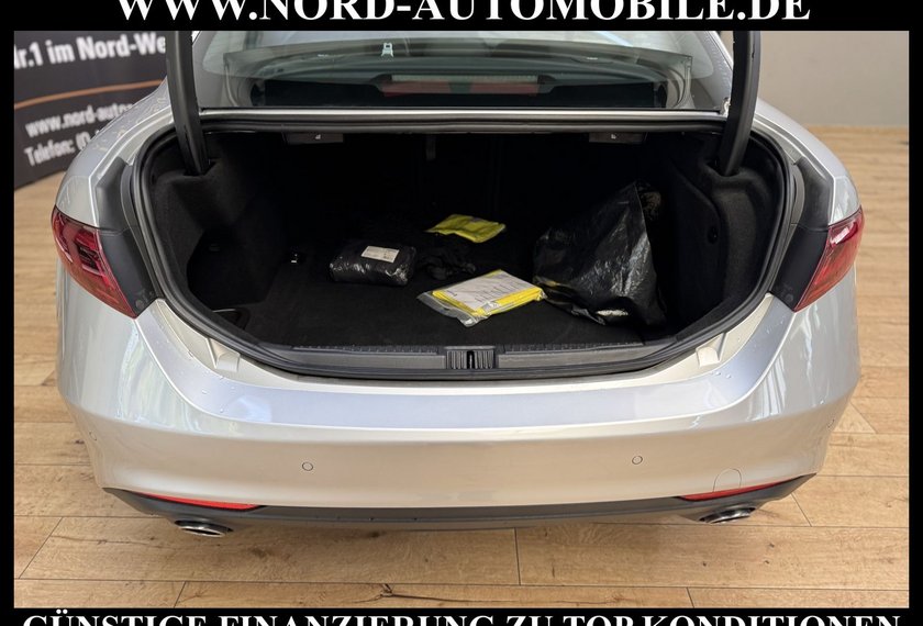 Alfa Romeo Giulia Giulia 2.2 JTDM LUSSO TI *PANO*LEDER*ACC*UPE:56*