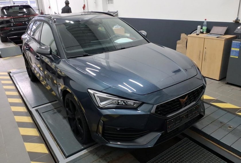 Cupra Leon Leon SP 1.4 TSI e-HYBRID DSG Pano/Kamera/ACC