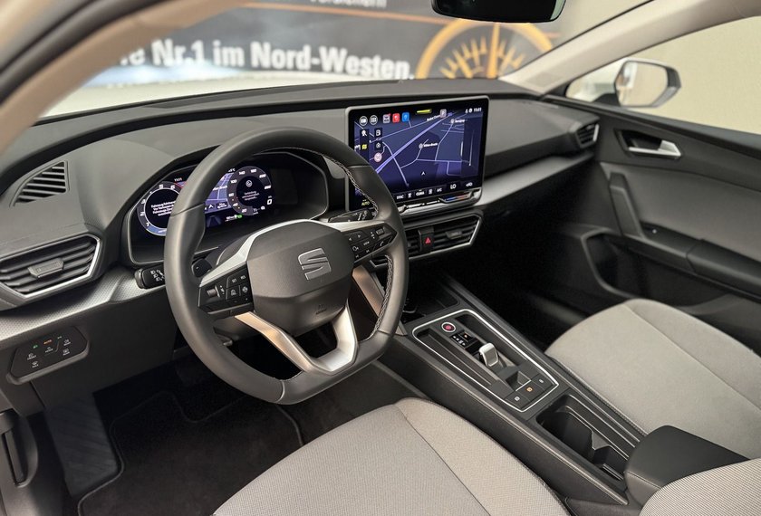 Seat Leon Leon SP Style 1.5 eTSI DSG Kamera/Navi/LED/