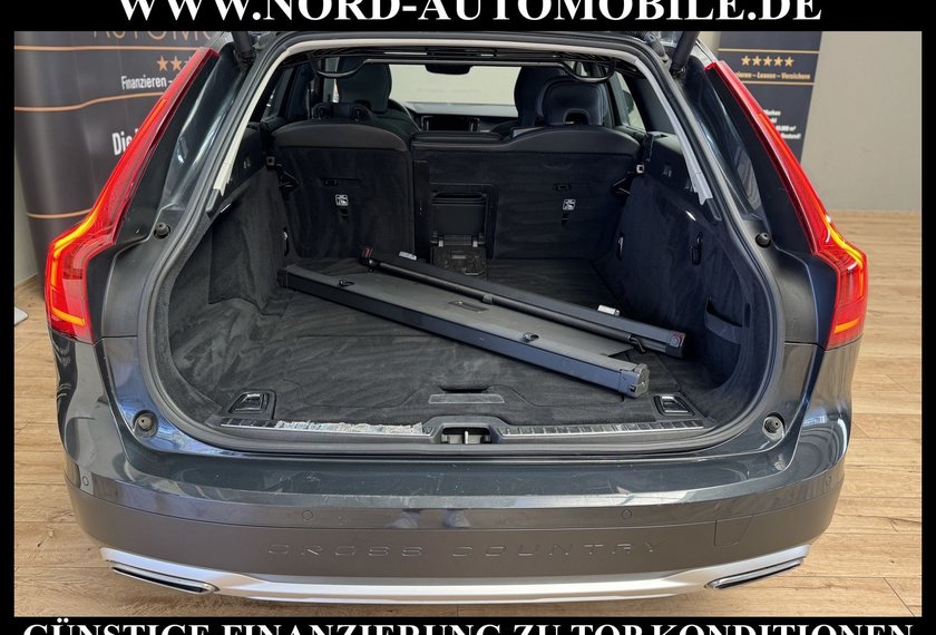 Volvo V90 Cross Country V90 Cross Country Pro AWD *PANO*LEDER*H&amp;K*UPE71