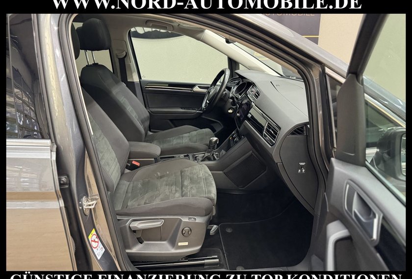 Volkswagen Touran Touran Highline 1.5 TSI DSG Pano/ACC/Navi/LED/17