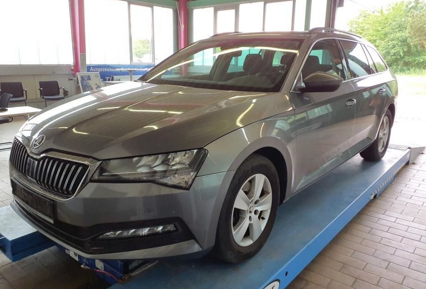 Skoda Superb Superb Combi 2.0 TDI Ambition DSG Kamera/ACC/