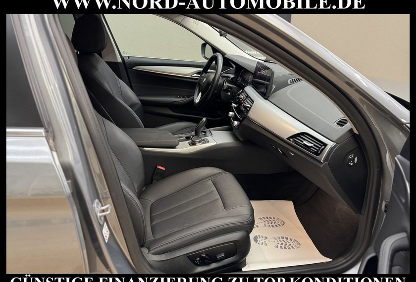 BMW 520 520 d Touring xDrive *LED*StHz*AHK*Luft*ParkAss*