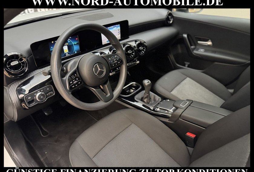 Mercedes-Benz A 180 A 180d Panorama/Navi/Tempomat