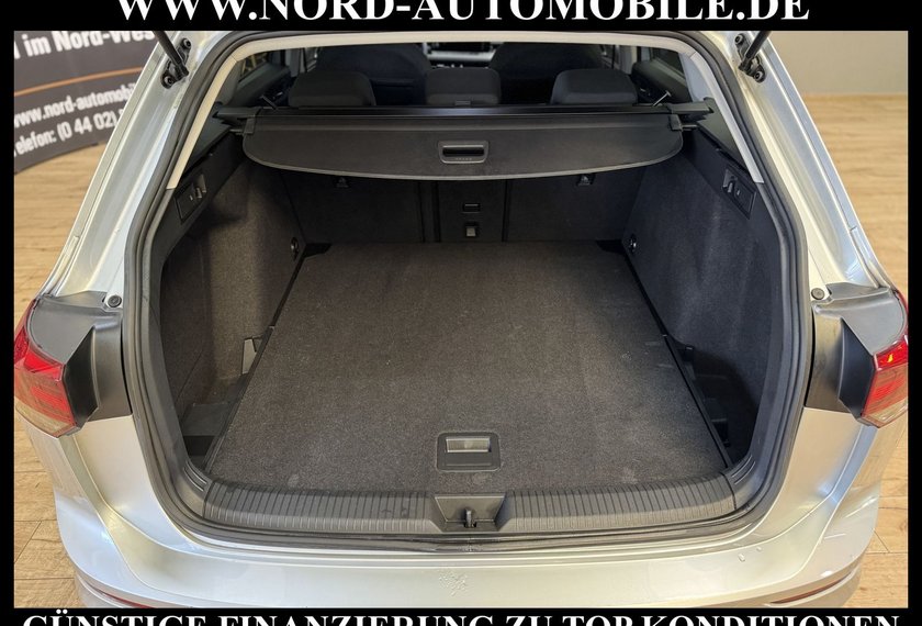 Volkswagen Golf Golf VIII Variant 1.5 TSI StHz/Side&amp;Lane/ACC/LED