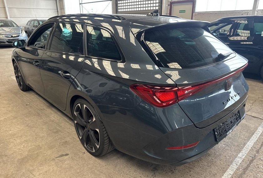 Cupra Leon Leon SP VZ 1.4 TSI e-HYBRID DSG Kamera/19/Navi/