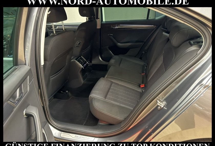 Skoda Superb Superb iV Limousine Style 1.4 TSI DSG Side&amp;Lane