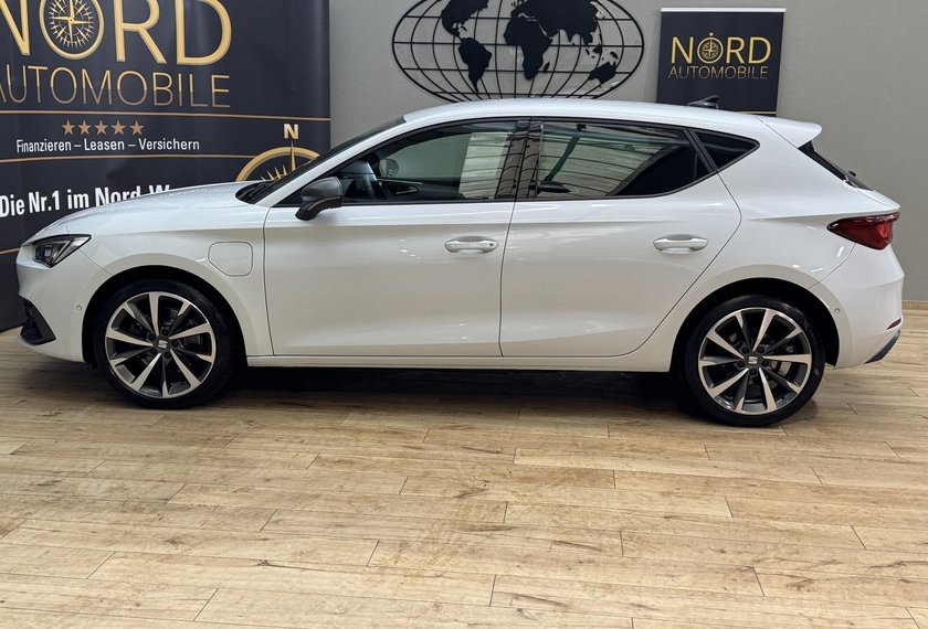 Seat Leon Leon 1.4 TSI e-HYBRID DSG Kamera/Navi/LED/18/ FR