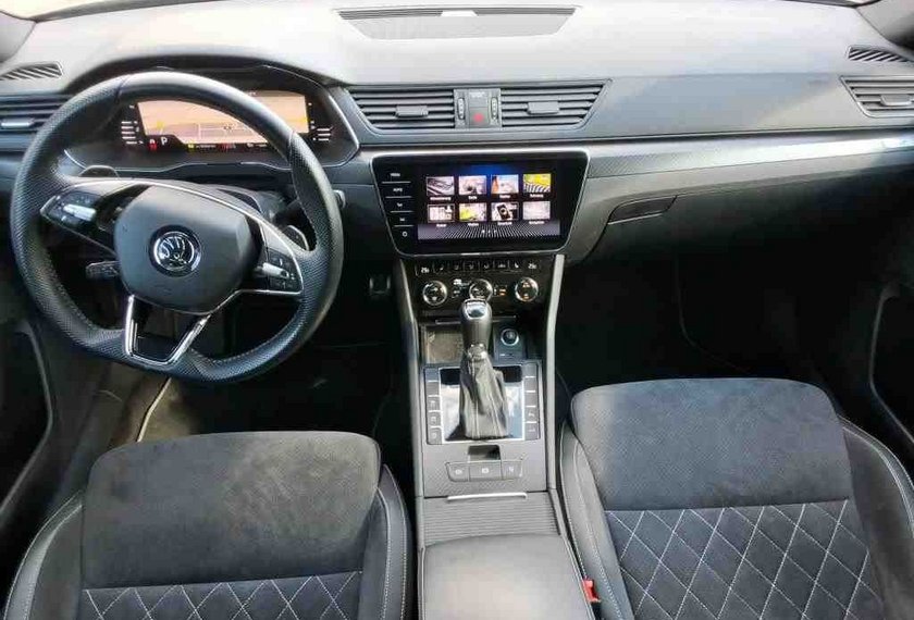 Skoda Superb Superb Combi 2.0 TSI DSG SportLine Kamera/19/LED