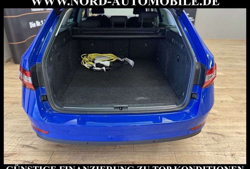 Skoda Superb Superb iV Combi Ambition 1.4 TSI DSG Side&amp;Lane