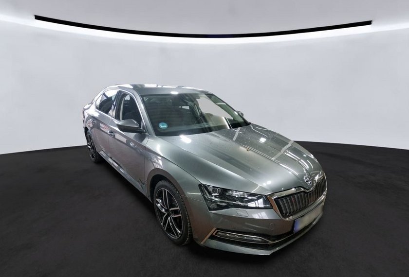 Skoda Superb Superb iV Limousine Style 1.4 TSI DSG Side&amp;Lane