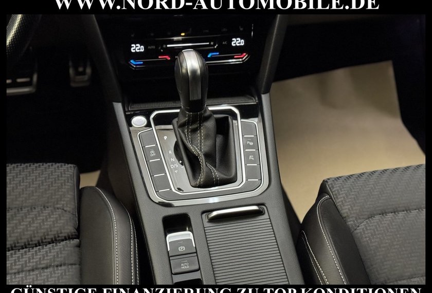 Volkswagen Passat Variant Passat Variant R-Line 2.0 TSI DSG Area View/AHK/