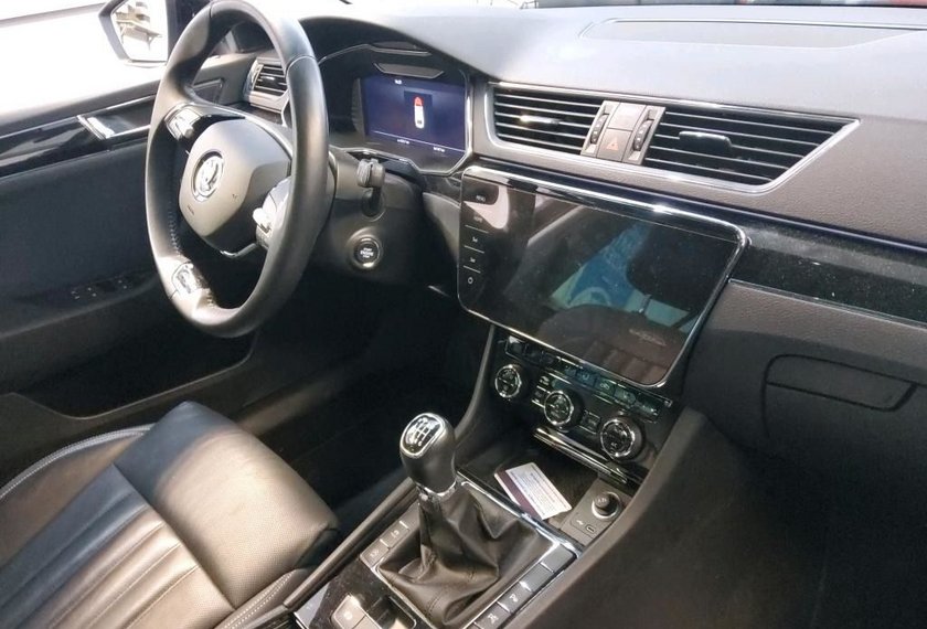 Skoda Superb Superb Combi Laurin &amp; Klement 2.0 TDI AHK/19/ L&amp;