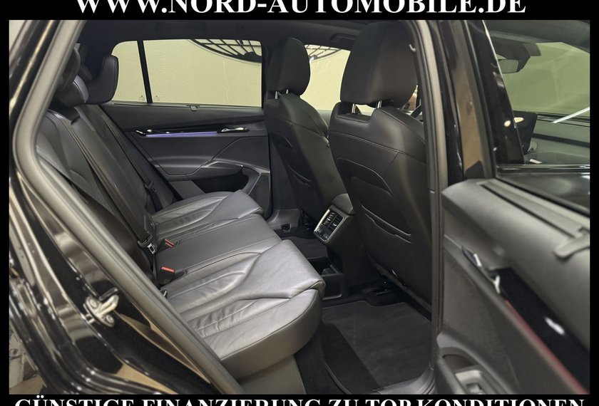 Skoda Enyaq Enyaq iV 80 x Founders Edition Suite Pano/AHK/21