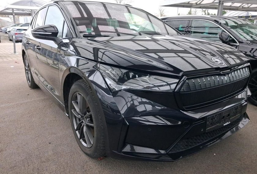 Skoda Enyaq Enyaq iV 80 x Sportline Pano/HeadUp/Wärmepumpe/