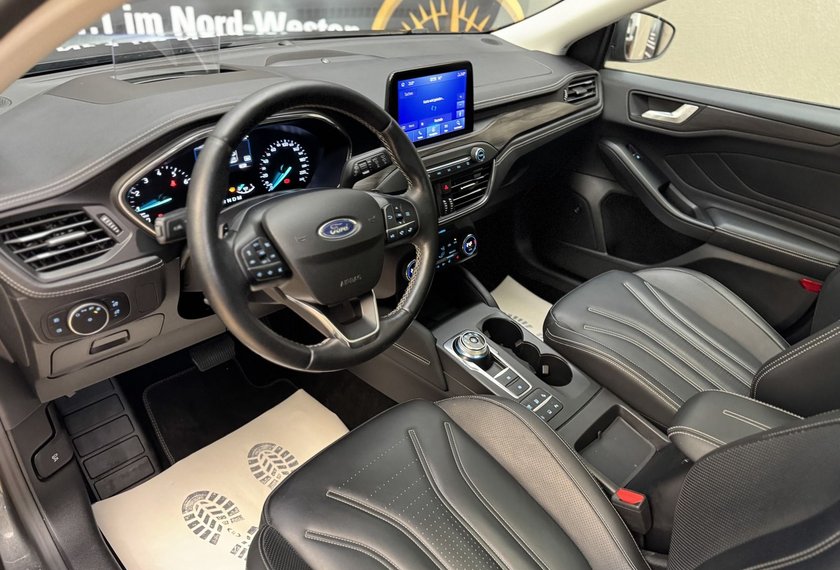 Ford Focus Focus Lim VIGNALE 1.5 EB *AHK*PANO*SCHÖN VOLL*