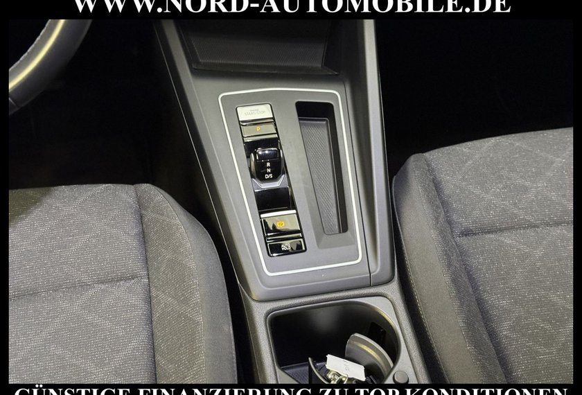 Volkswagen Golf Golf VIII Variant 2.0 TDI DSG Life AHK/Navi/LED/