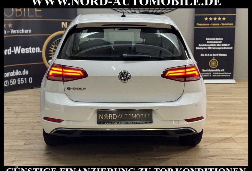 Volkswagen Golf Golf VII Lim. e-Golf *LED*Wärmepumpe*Kam*Navi*