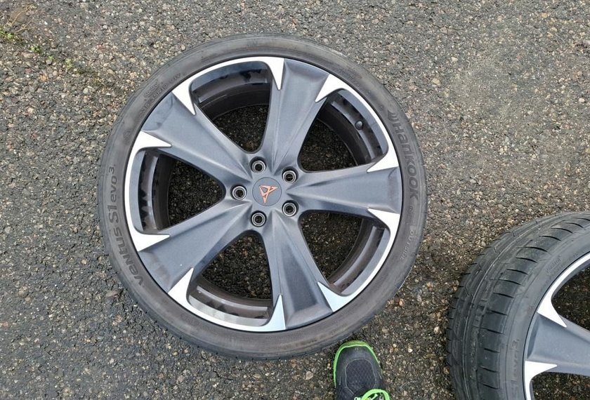 Cupra Leon Leon SP VZ 1.4 TSI e-HYBRID DSG AHK/Kamera/19/