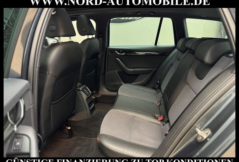 Skoda Octavia Octavia Combi Style 2.0 TDI DSG Pano/Navi/Lane
