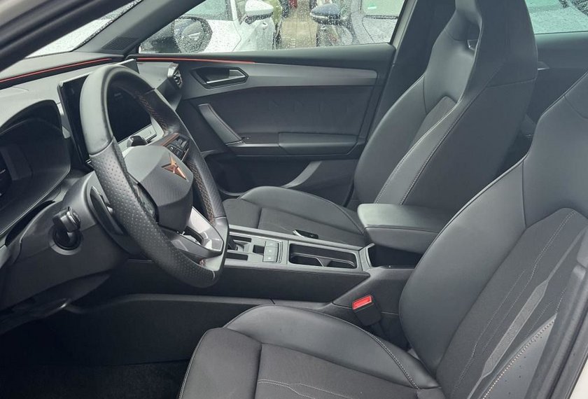 Cupra Leon Leon SP VZ 1.4 TSI e-HYBRID DSG Kamera/19/Navi