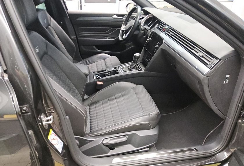 Volkswagen Passat Variant Passat Variant R-Line 2.0 TDI DSG AHK/Kamera/Nav