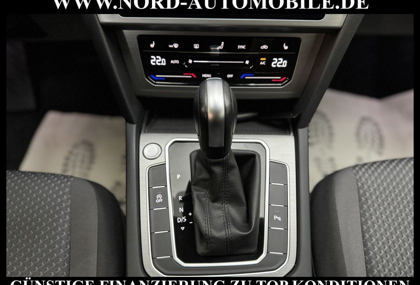 Volkswagen Passat Variant Passat Variant 2.0 TDI DSG AHK/Kamera/Navi/LED