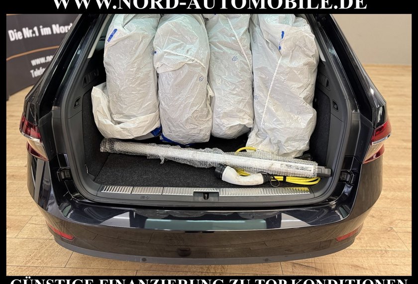 Skoda Superb Superb iV Combi Style 1.4 TSI DSG Leder/AHK/Navi