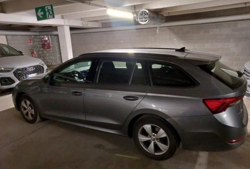 Skoda Octavia Octavia Combi Ambition 2.0 TDI DSG Navi/LED/PDC