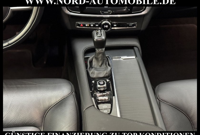 Volvo V90 V90 Kombi D4 Diesel Momentum Pro*AHK*LEDER*UPE60