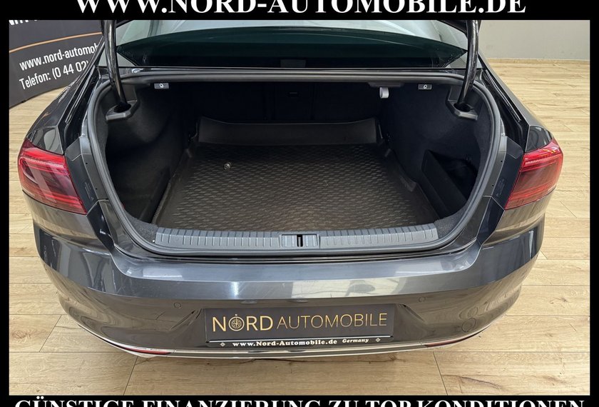 Volkswagen Passat Passat Lim. 2.0 TSI DSG Elegance Leder/Matrix/18