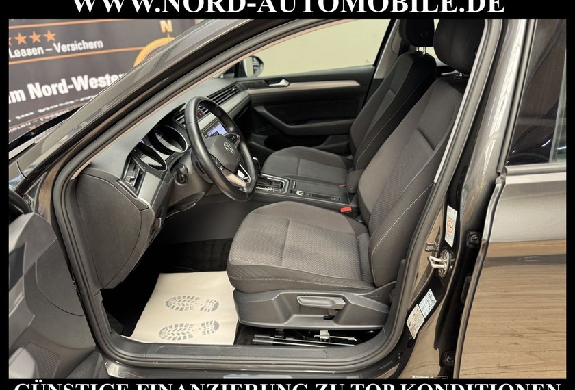 Volkswagen Passat Variant Passat Variant Basic 2.0 TDI DSG Kamera/Navi/LED