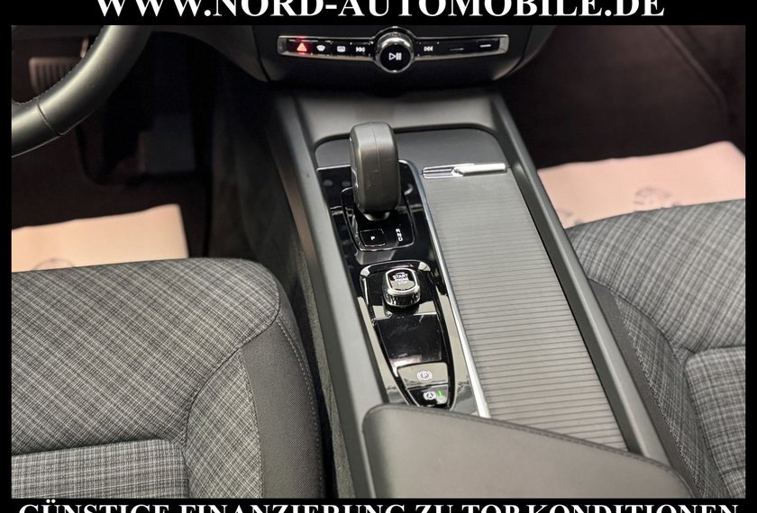 Volvo V60 V60 Kombi B4 Core *AHK*ACC*LED*4xSHZ*UPE:57