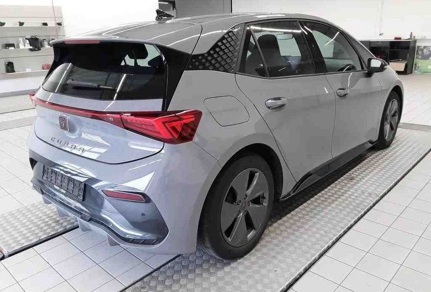 Cupra Born Born 150KW Automatik Kamera/SHZ/ACC/18