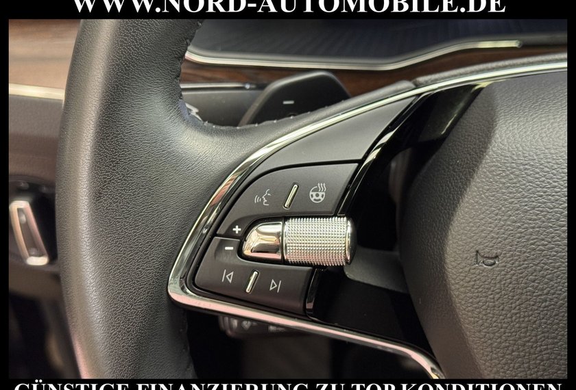 Skoda Superb Superb Combi SCOUT TDI DSG 4x4 *AHK*PANO*UPE61*