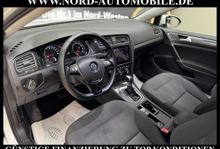 Volkswagen Golf Golf VII Lim. e-Golf *LED*Wärmepumpe*Kam*Navi*