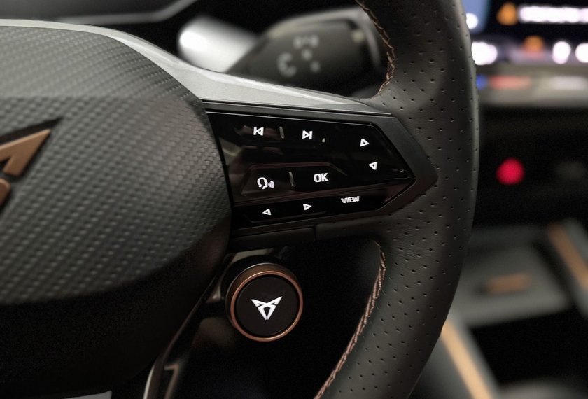 Cupra Born Born 170KW CCS/LED/LM19/63KWH