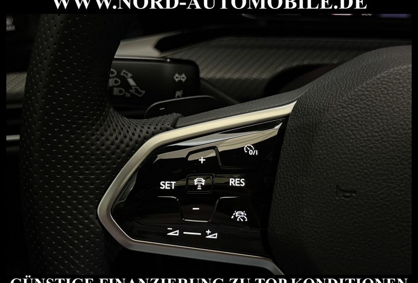 Volkswagen Golf Golf R-Line 2.0 TDI DSG Panorama/Matrix/Kamera/