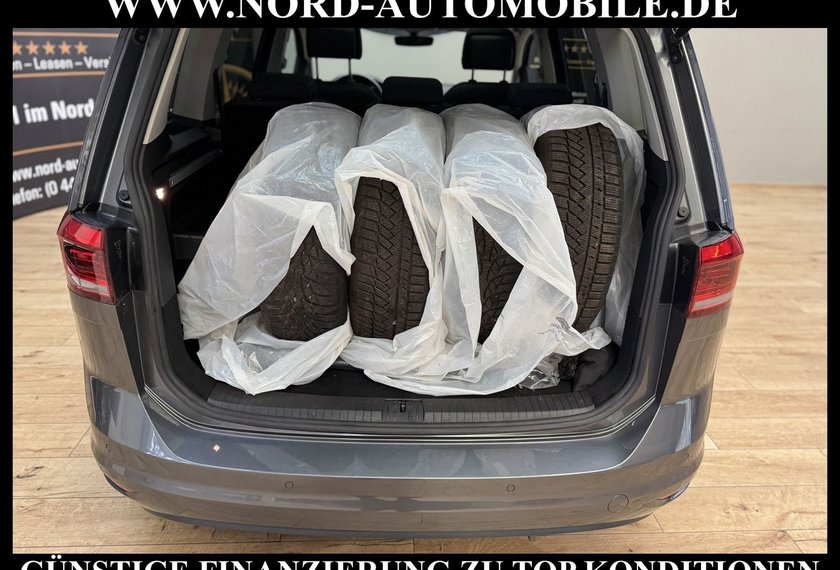 Volkswagen Touran Touran Highline 1.5 TSI DSG Pano/ACC/Navi/LED/17