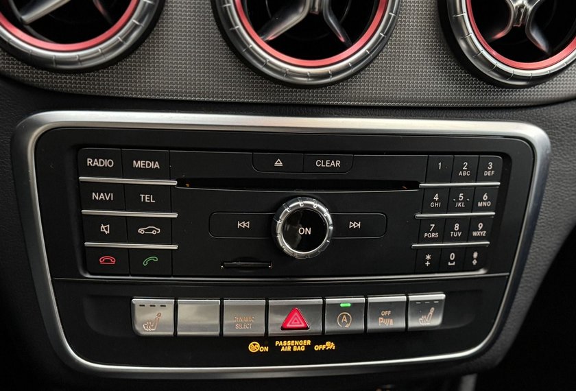 Mercedes-Benz CLA 180 CLA 180 Coupé *LED*Navi*Kamera*AHK*17Z-AMG*